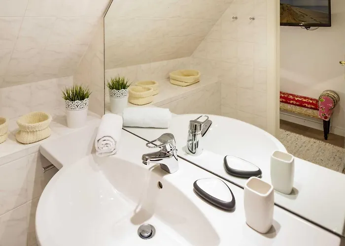 Luv Alloggio in famiglia List